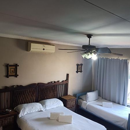 Ay Jay'S Guesthouse Bloemfontein Ngoại thất bức ảnh